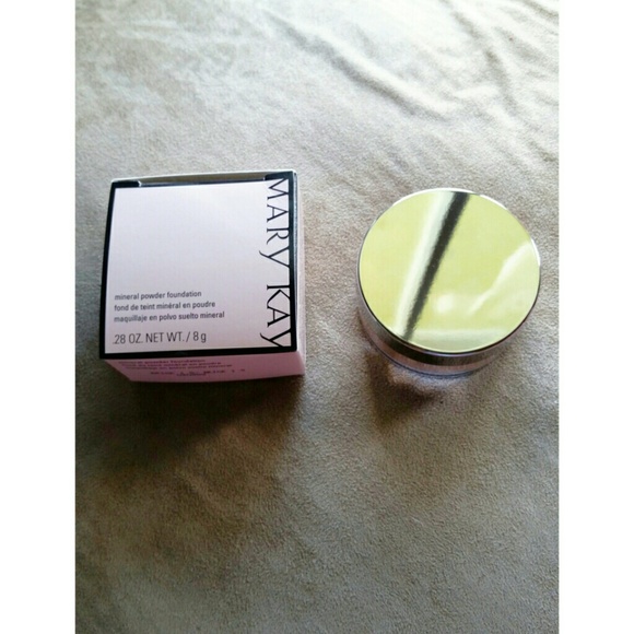 (Color Beige 0.5) Mineral Powder Foundation