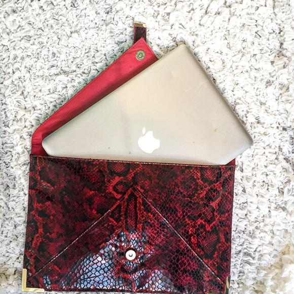 Asos Exotic print Maroon envelope clutch - Picture 2 of 3