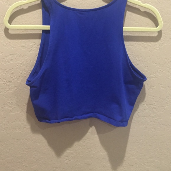 Crop top, never worn - Picture 2 of 2