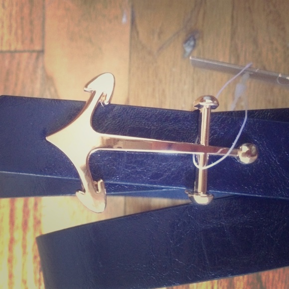 Francesca's navy anchor belt