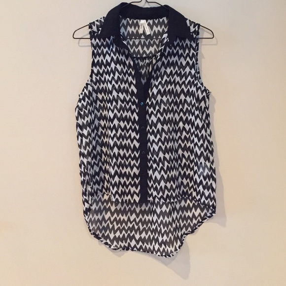 Black and White Chevron Sleeveless top