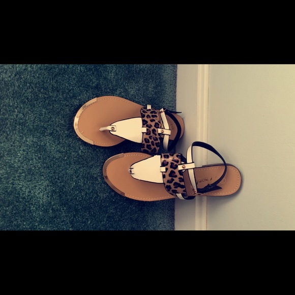 Cheetah print sandals- NEVER BEEN WORN !!