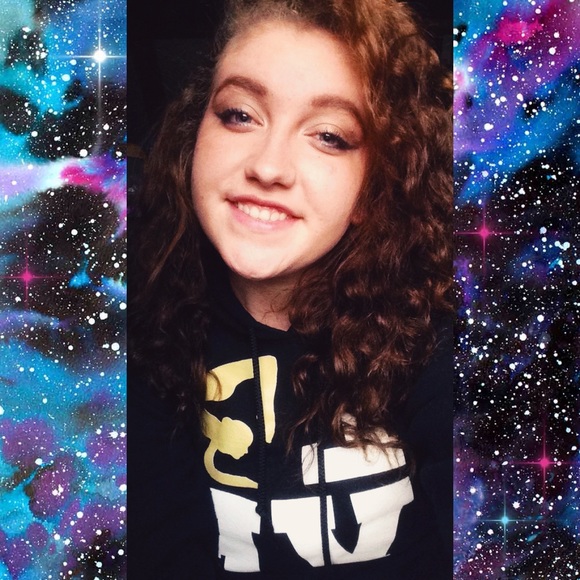 Meet your Posher, Alexis - Picture 1 of 1