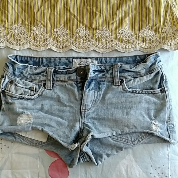 Aeropostale distressed denim shorts
