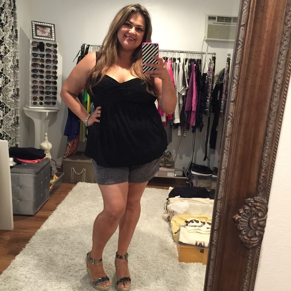 Meet Your Posher & Suggested User Jennifer - Picture 2 of 4