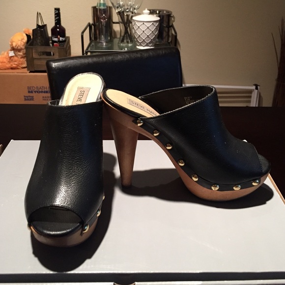 Steve Madden black leather clogs 3"