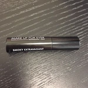 Brand new Make up for ever smoky extravagant