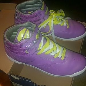 Womens  Reebok Gently worn