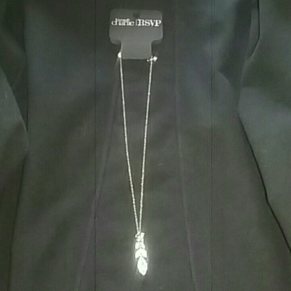 Dropleaf neklace BNWT