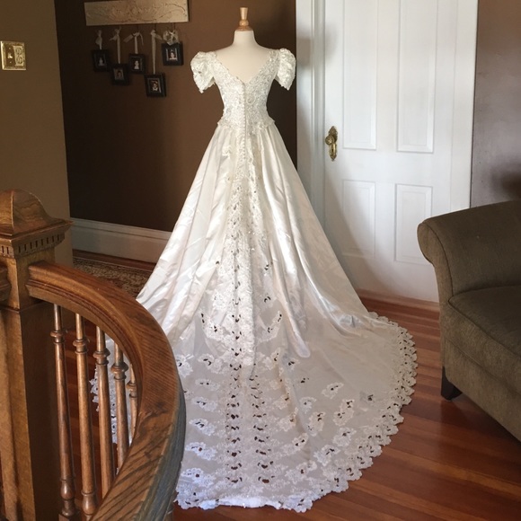 Venus wedding dress