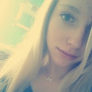 Meet your Posher, Alida