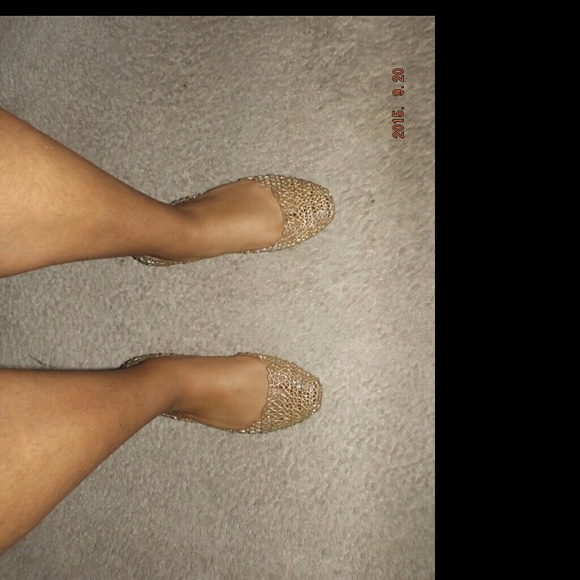 Size 9 Gold Flats