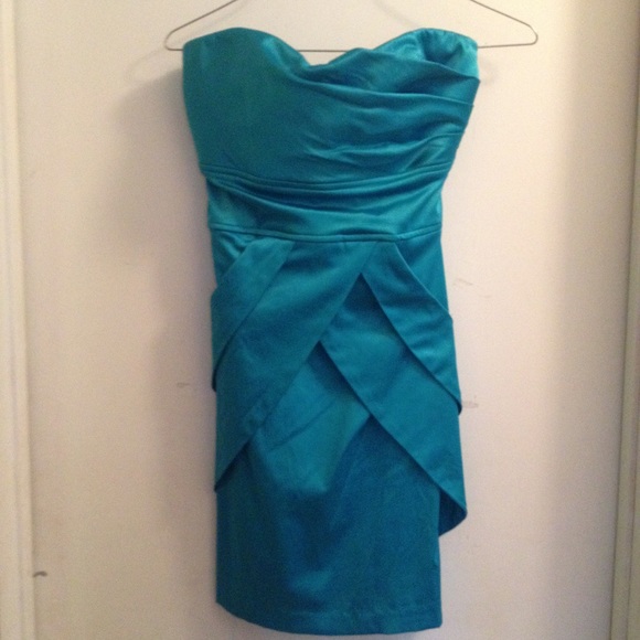 Blue strapless dress