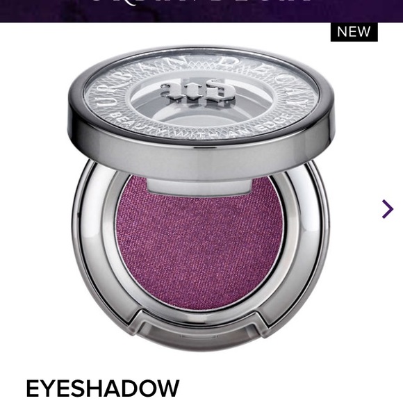 AUTHENTIC Urban Decay Eyeshadow in "Backfire"