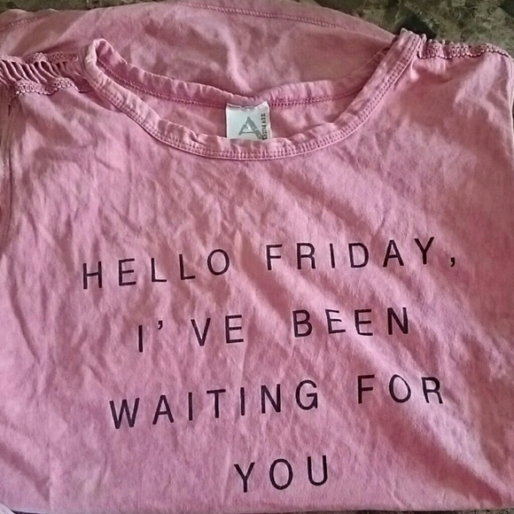 Hello Friday tee - Picture 1 of 3