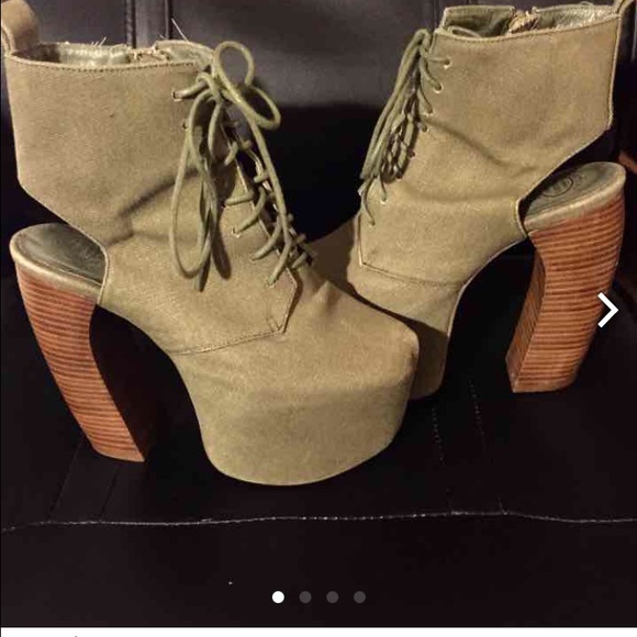 Jeffery Campbell Luna