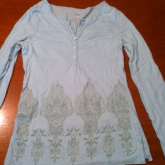 Blue long sleeve shirt