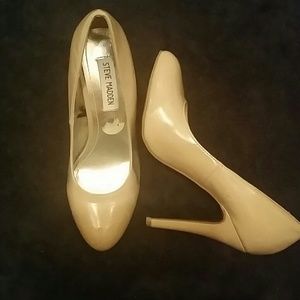 ♡♡HOST PICK♡♡Steve madden nude pump