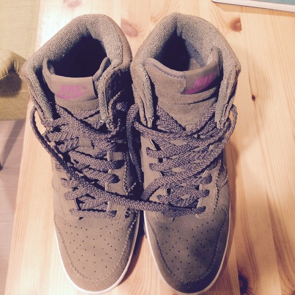 Like new, olive Nike wedge high top sneakers