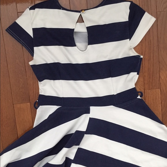 Asos Club L navy/white stripe dress 8 (fits 4-6) - Picture 4 of 4
