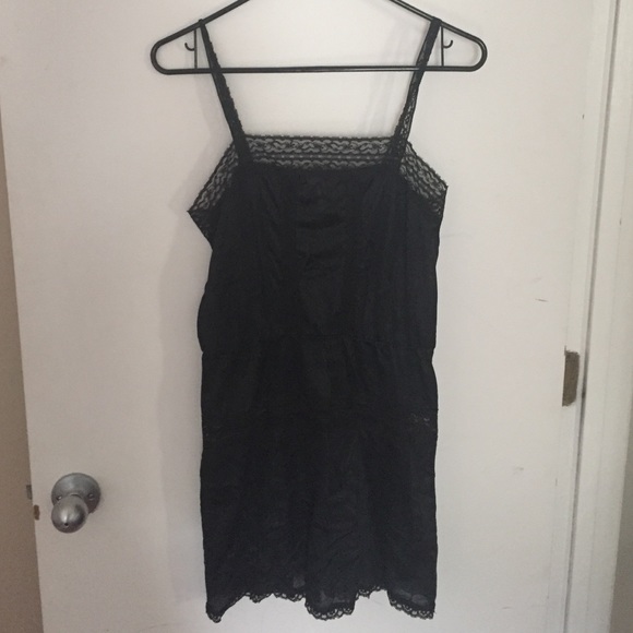 Black lace Cami tank - urban outfitters - size m - Picture 1 of 2