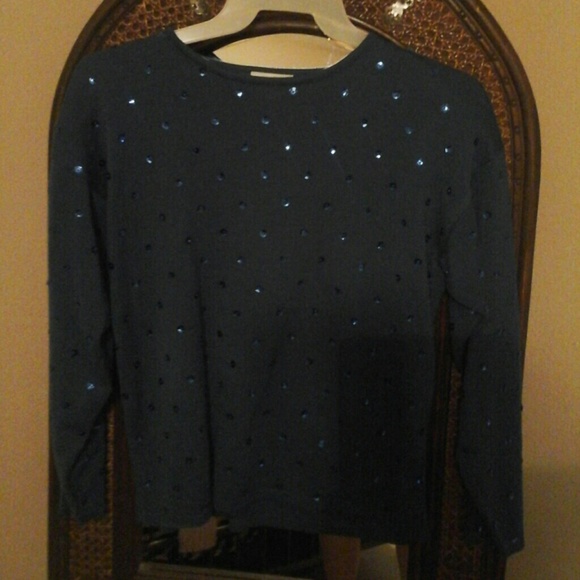 SOLD Very nice sweater