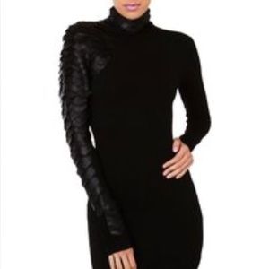 Beautiful Fish Scale Arm Dress. LOW PRICE💲