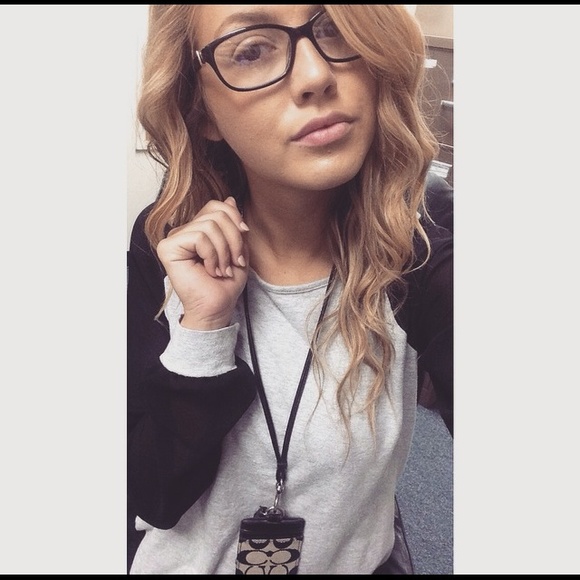 Meet your Posher, Emilee