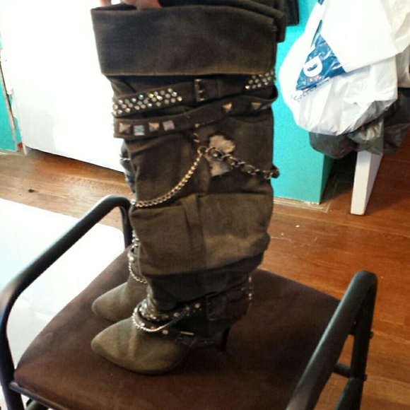 BRAND NEW boots