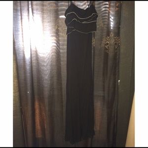 Black w/white detail maxi dress