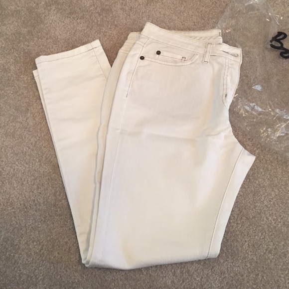 SOLD IN BUNDLE - Picture 2 of 4