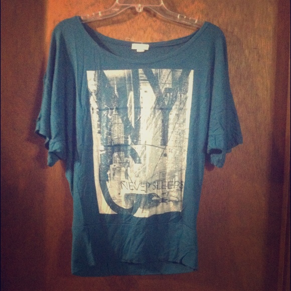 Graphic, blue casual top - Picture 1 of 2