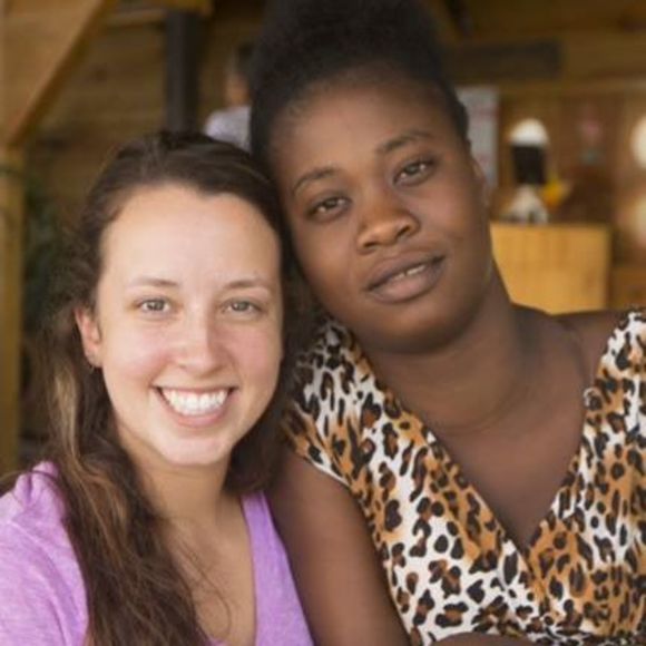 Meet your Posher, Larissa