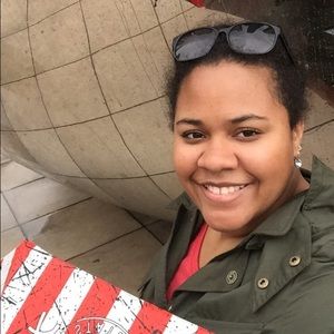 Meet your Posher, Lauren