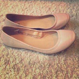 Nude flats