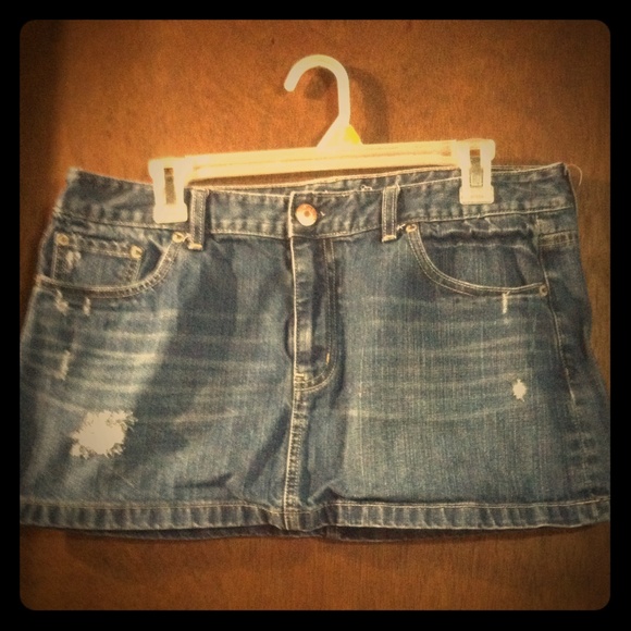 American Eagle, distressed denim skirt