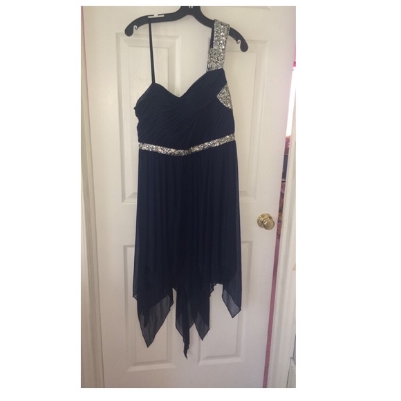 Wore it once, won't wear it again - Picture 1 of 4