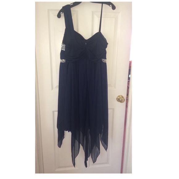 Wore it once, won't wear it again - Picture 2 of 4