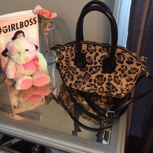 Steve Madden Cross body Leopard Animal print