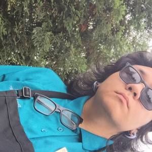 Meet your Posher, Julian