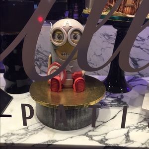 Meet your Posher, Laura