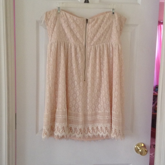 Wore it once, don't need it - Picture 2 of 3