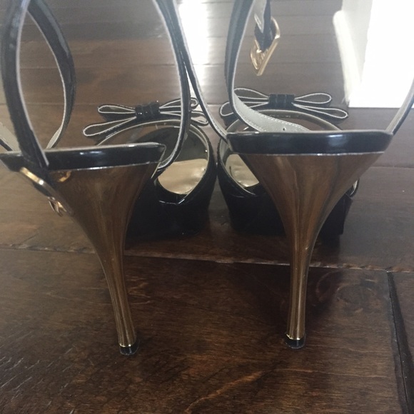 Sandals - Picture 4 of 4