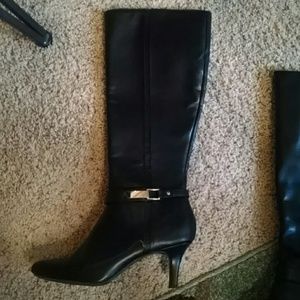 9.5 black alfani boots. 16 inch calf. Excellent