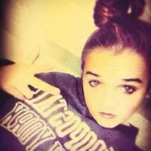 Meet your Posher, Brooke