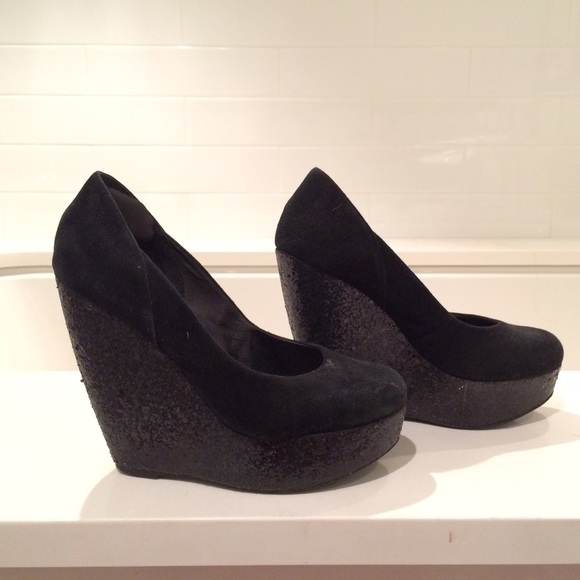 ALDO BLACK GLITTER WEDGES