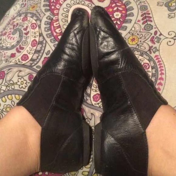 Black jazz dance shoes
