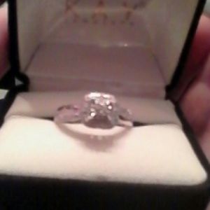 FINAL PRICE DROP Diamond cluster ring