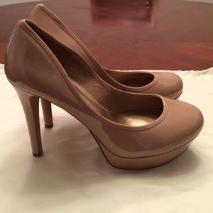 Jessica Simpson nude pumps