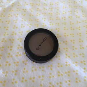 MAC charcoal brown eye shadow